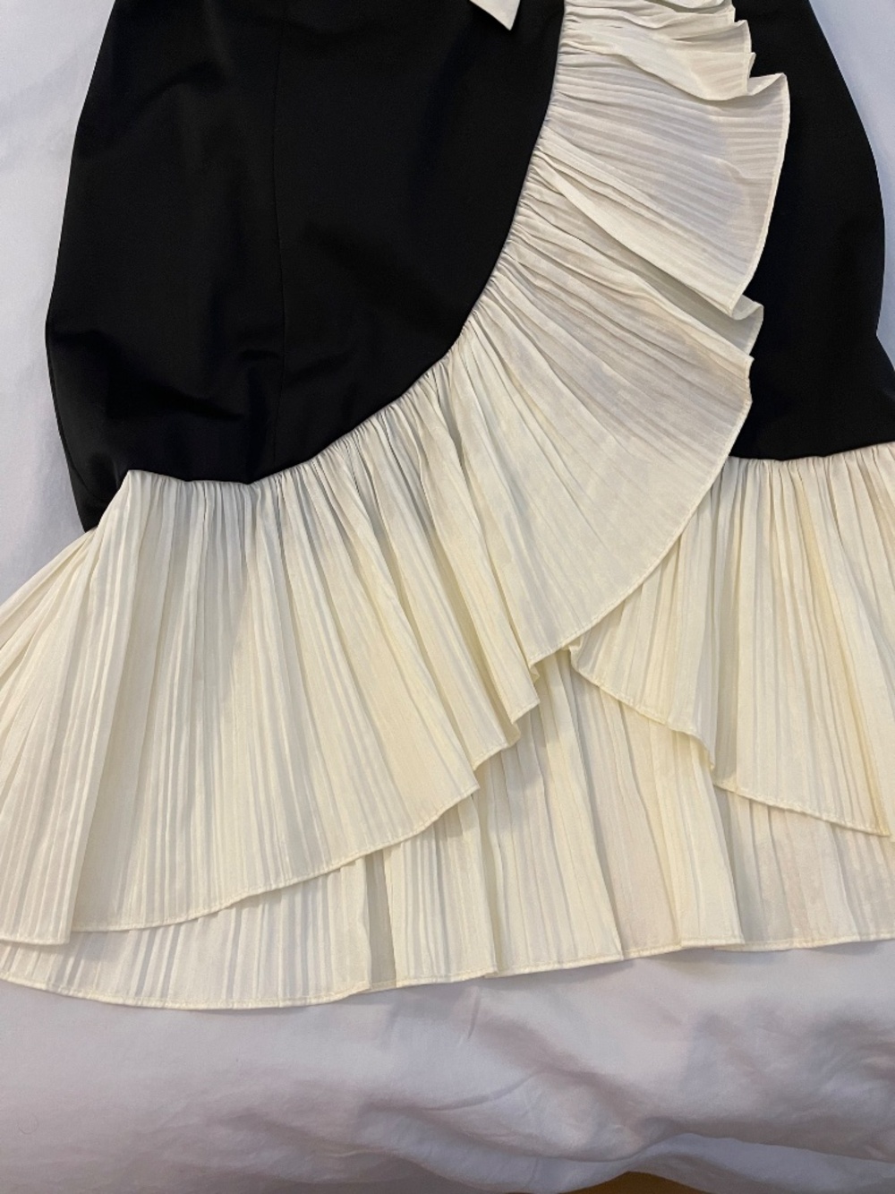 Star by Julien Macdonald black cocktail dress with cream frill, NWT, size US 4 - Picture 3 of 10